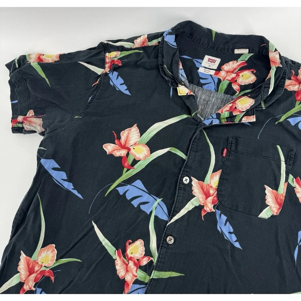 Levi's Hawaiian Shirt Men's Size XL Relaxed Fit Floral Tropical Beach Aloha